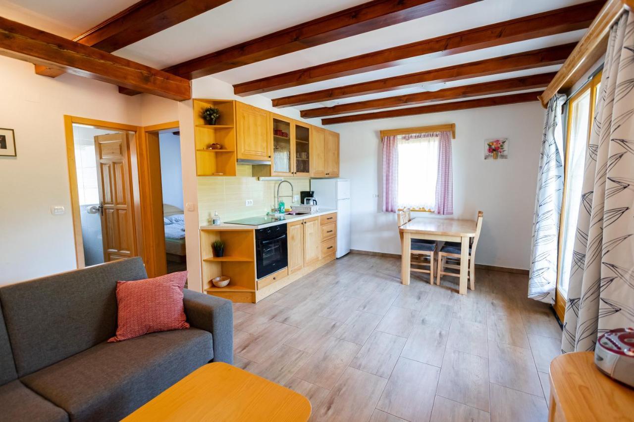 Lahinja & Kolpa River Apartments Metlika Eksteriør billede