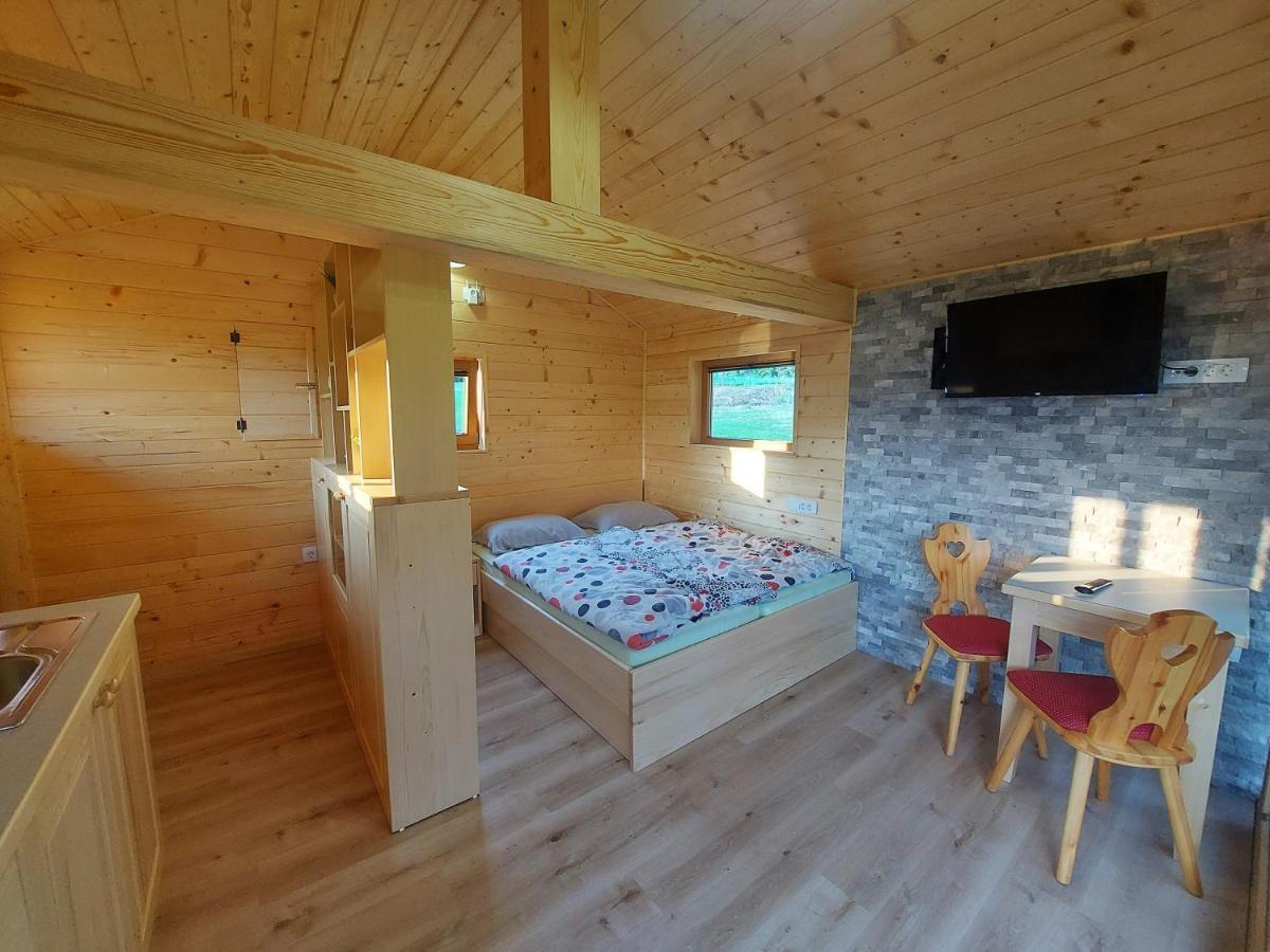 Lahinja & Kolpa River Apartments Metlika Eksteriør billede
