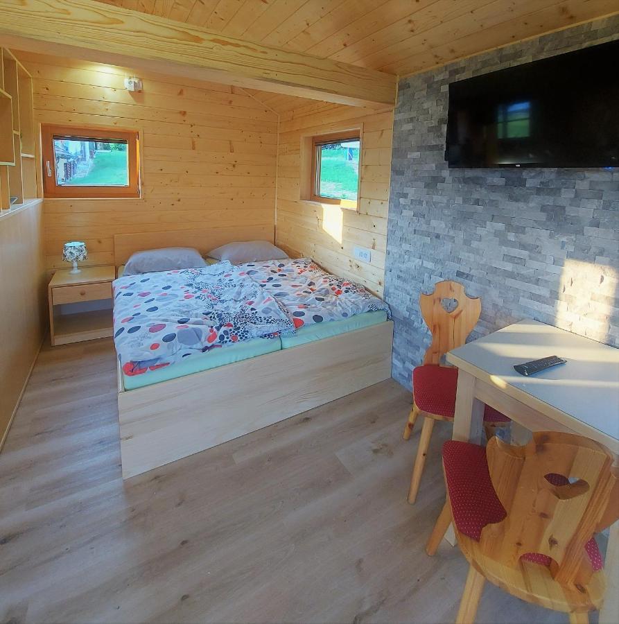Lahinja & Kolpa River Apartments Metlika Eksteriør billede