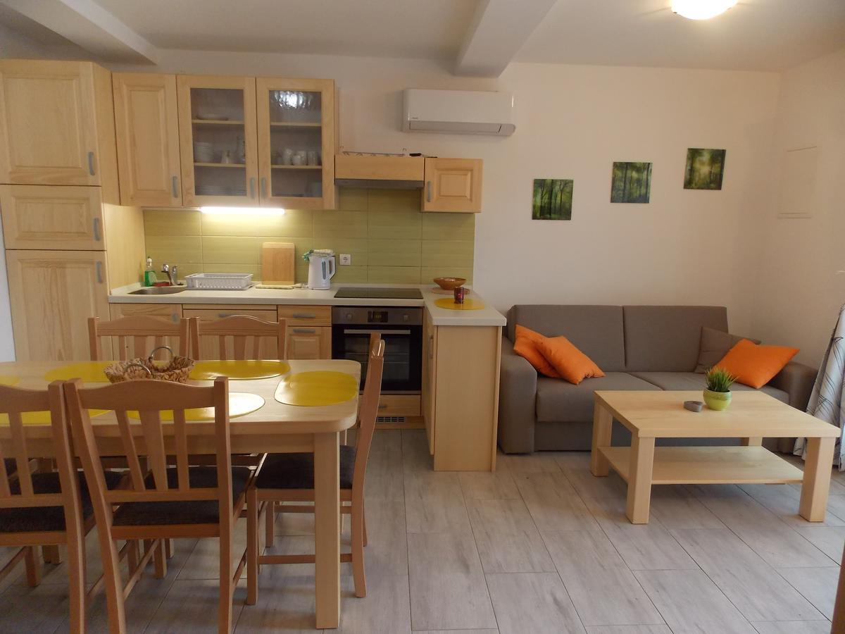 Lahinja & Kolpa River Apartments Metlika Eksteriør billede
